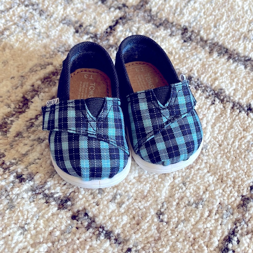 Tom’s baby shoes